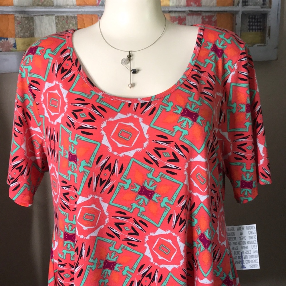 Lularoe large Perfect T